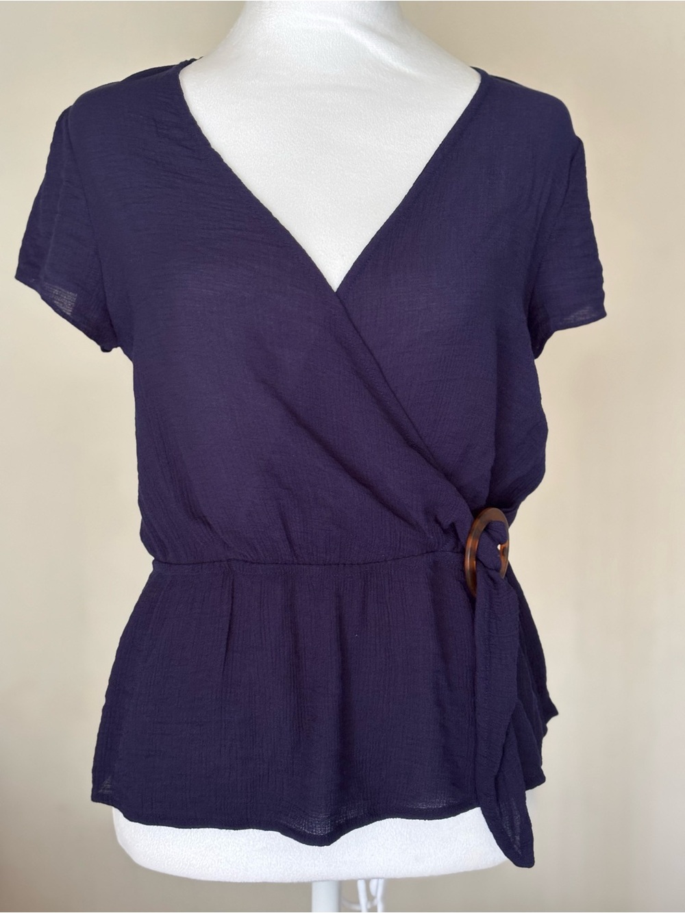 E & M Wrap Short Sleeve Top in Dark Blue Size Medium.